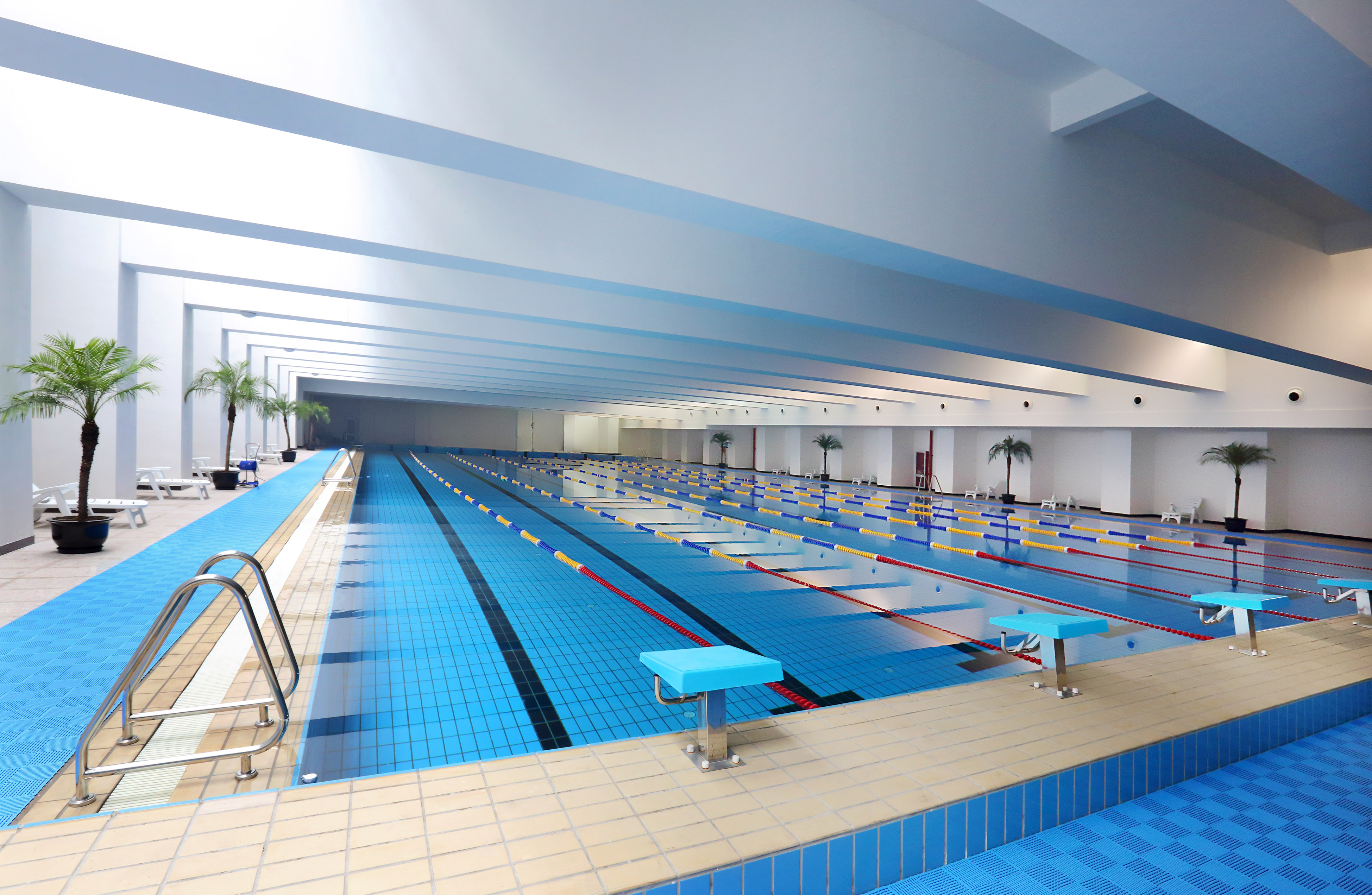 高溫來臨，游泳池“下餃子”水質(zhì)檢測誰把關(guān)?